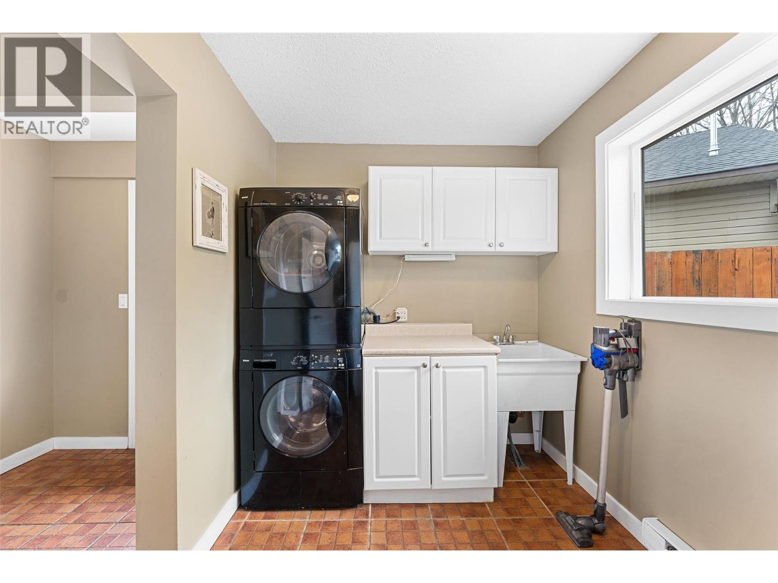 10679 Sherman Drive, Lake Country