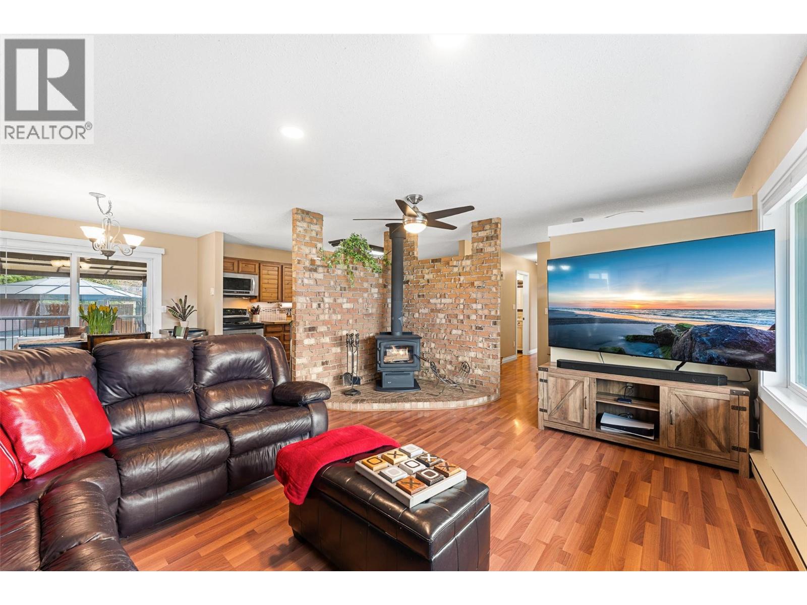 10679 Sherman Drive, Lake Country