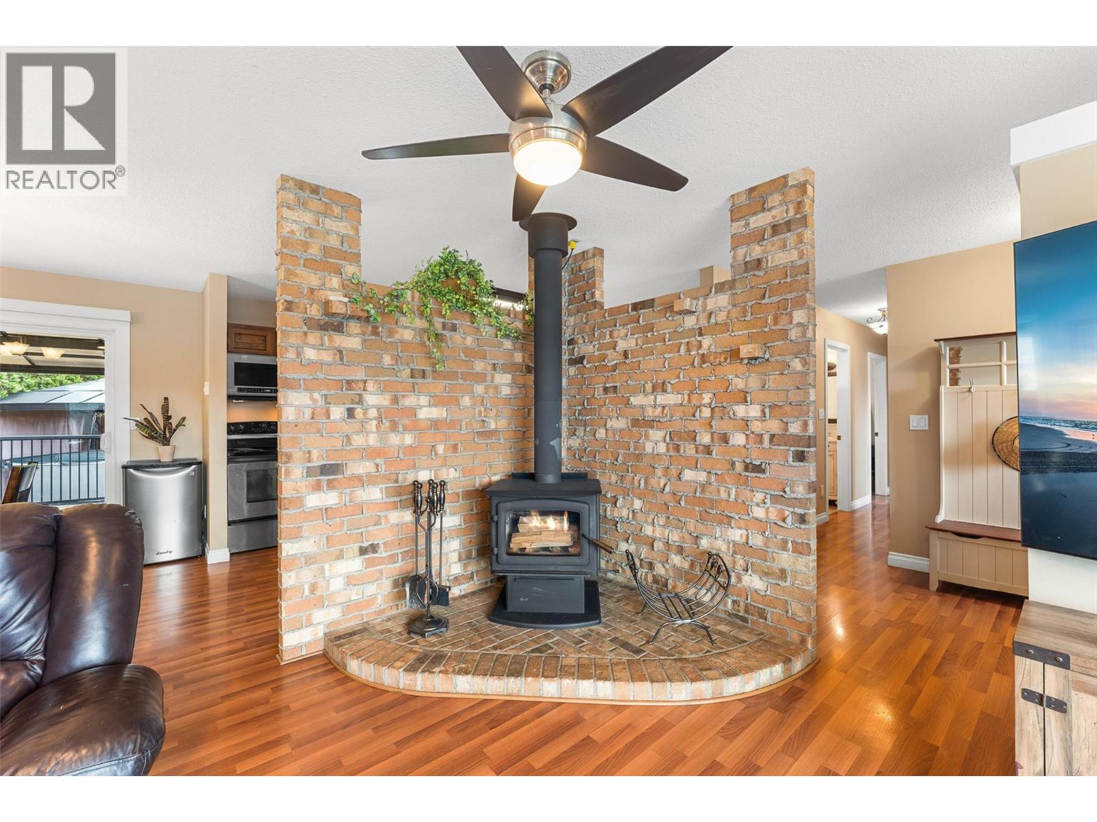 10679 Sherman Drive, Lake Country