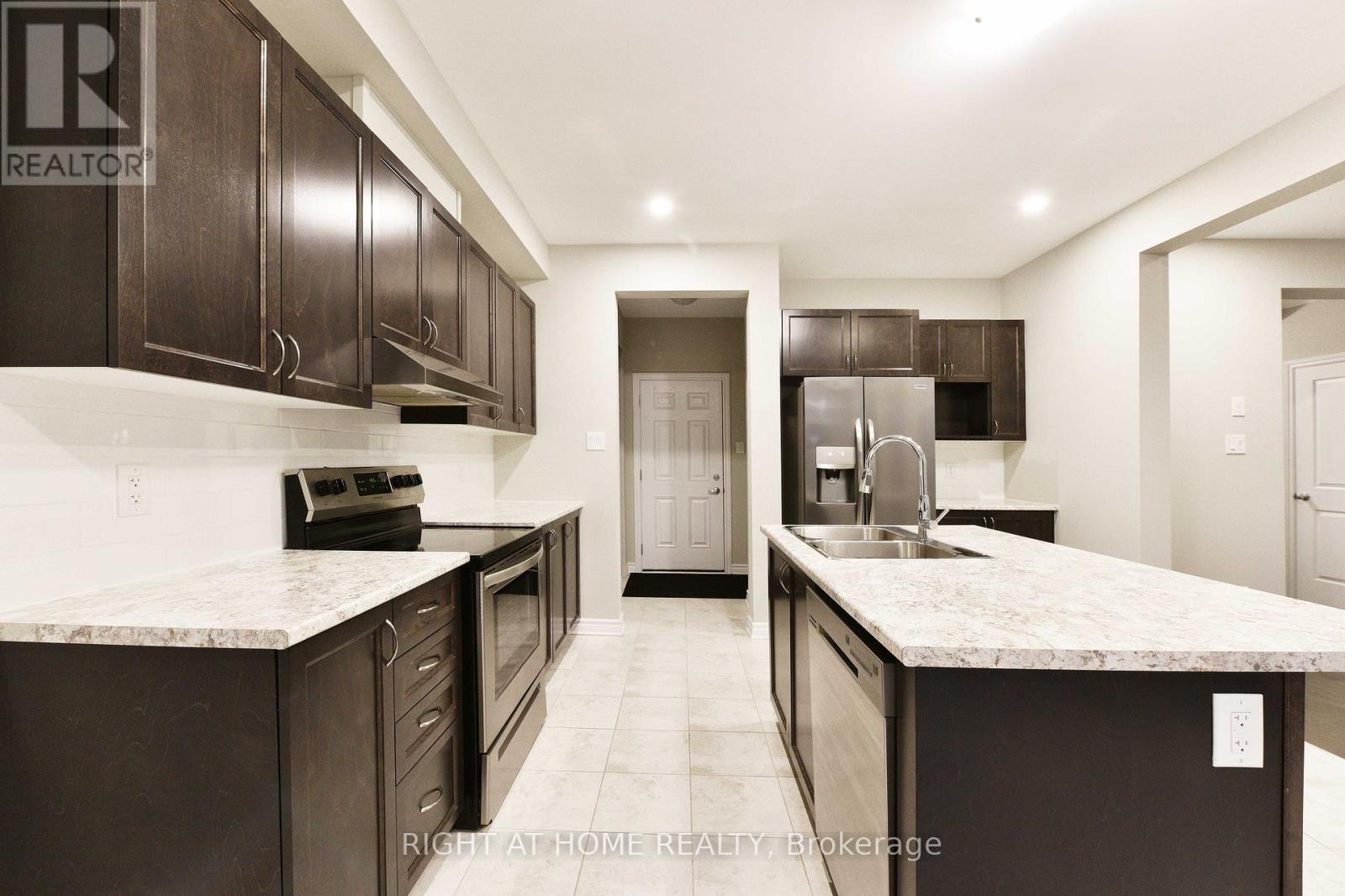 4 Bed, 3 Bath House for Rent in Ottawa – 630 EAGLE CREST HEIGHTS, Ottawa – MLS# X13014356 - Image 9