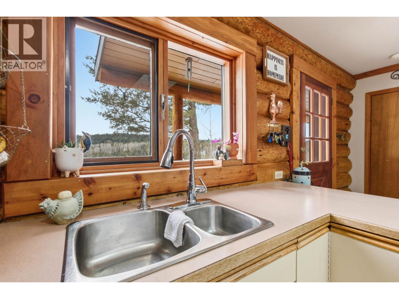 2815 PIONEER CRESCENT - 4