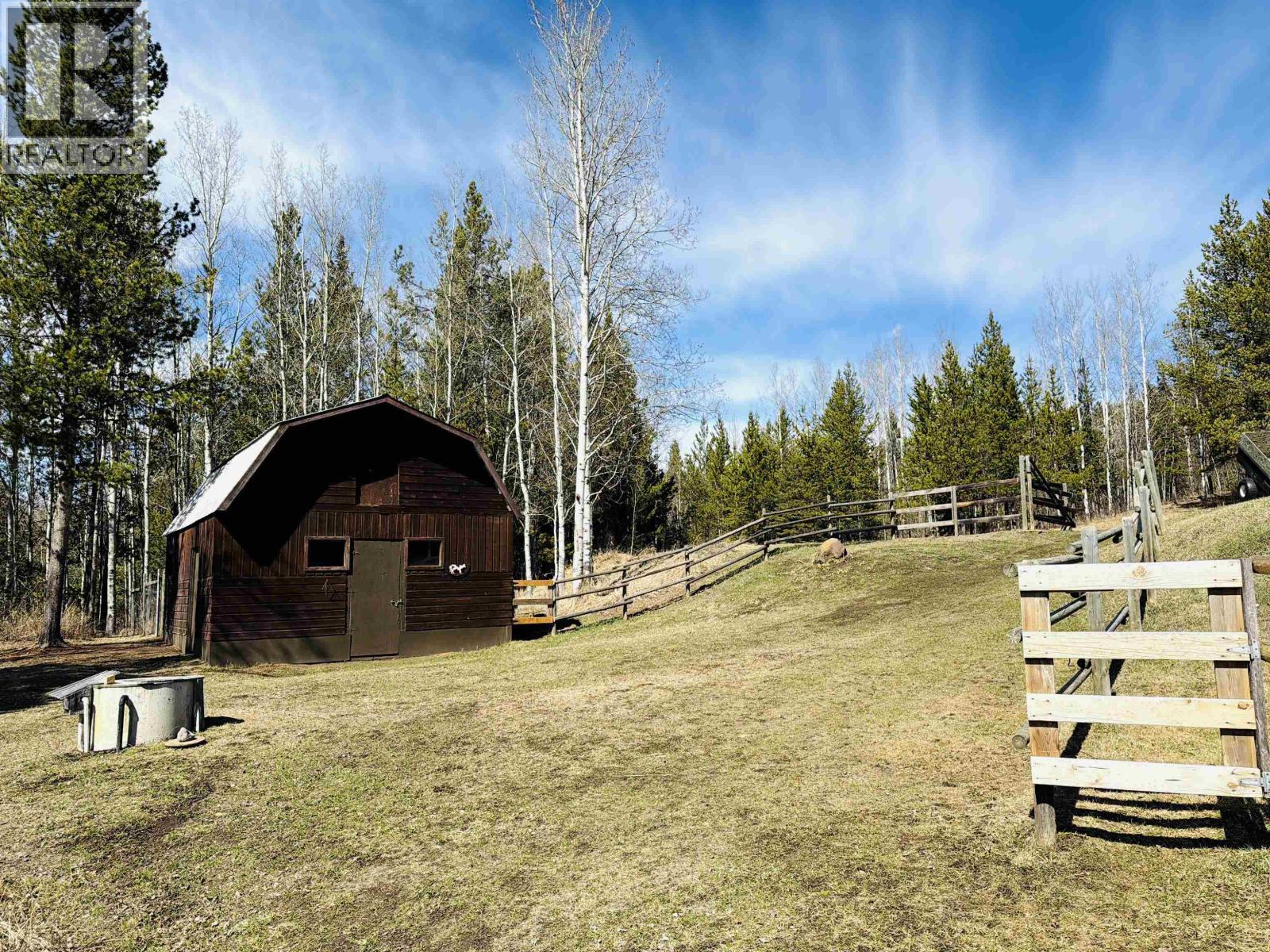 2815 PIONEER CRESCENT - 38