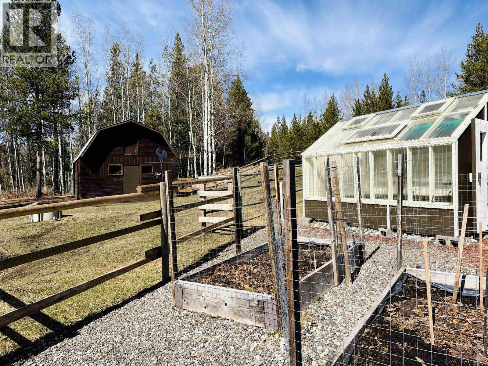 2815 PIONEER CRESCENT - 37