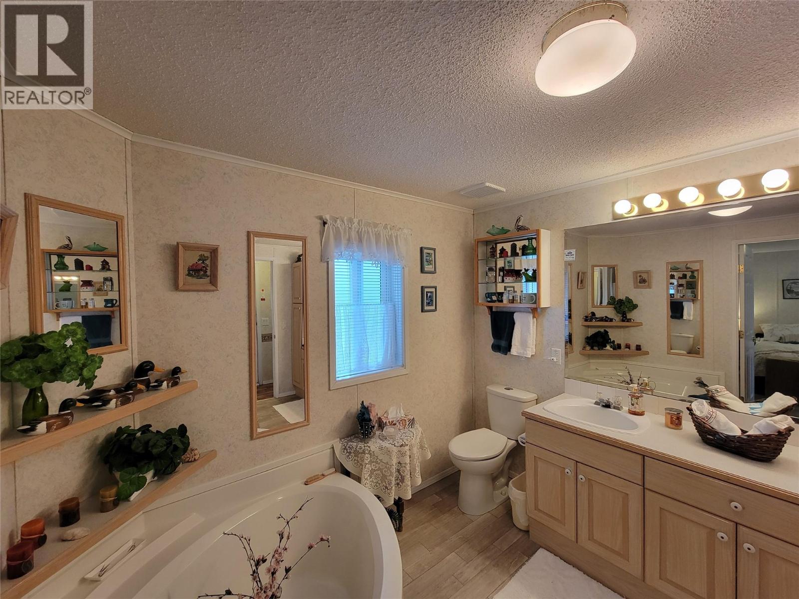 #32 1292 Highway 3A Unit# 32 - 32