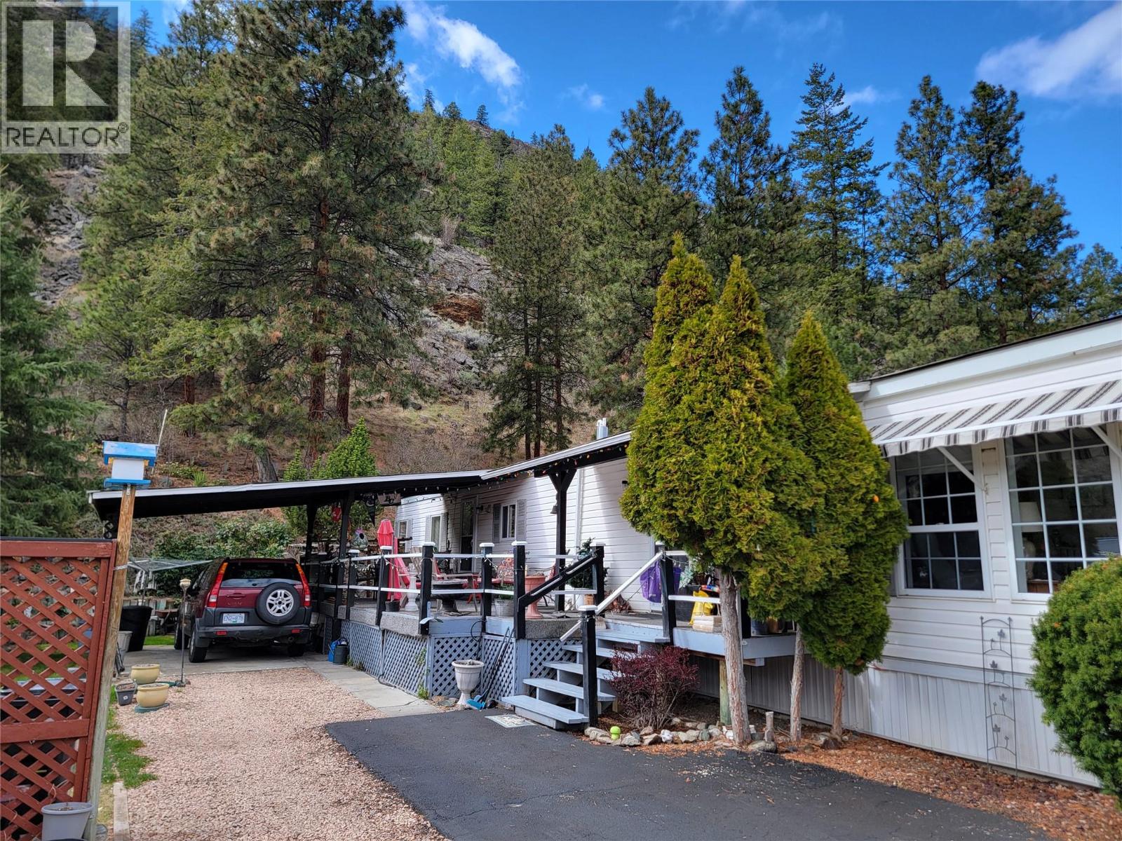 #32 1292 Highway 3A Unit# 32 - 41