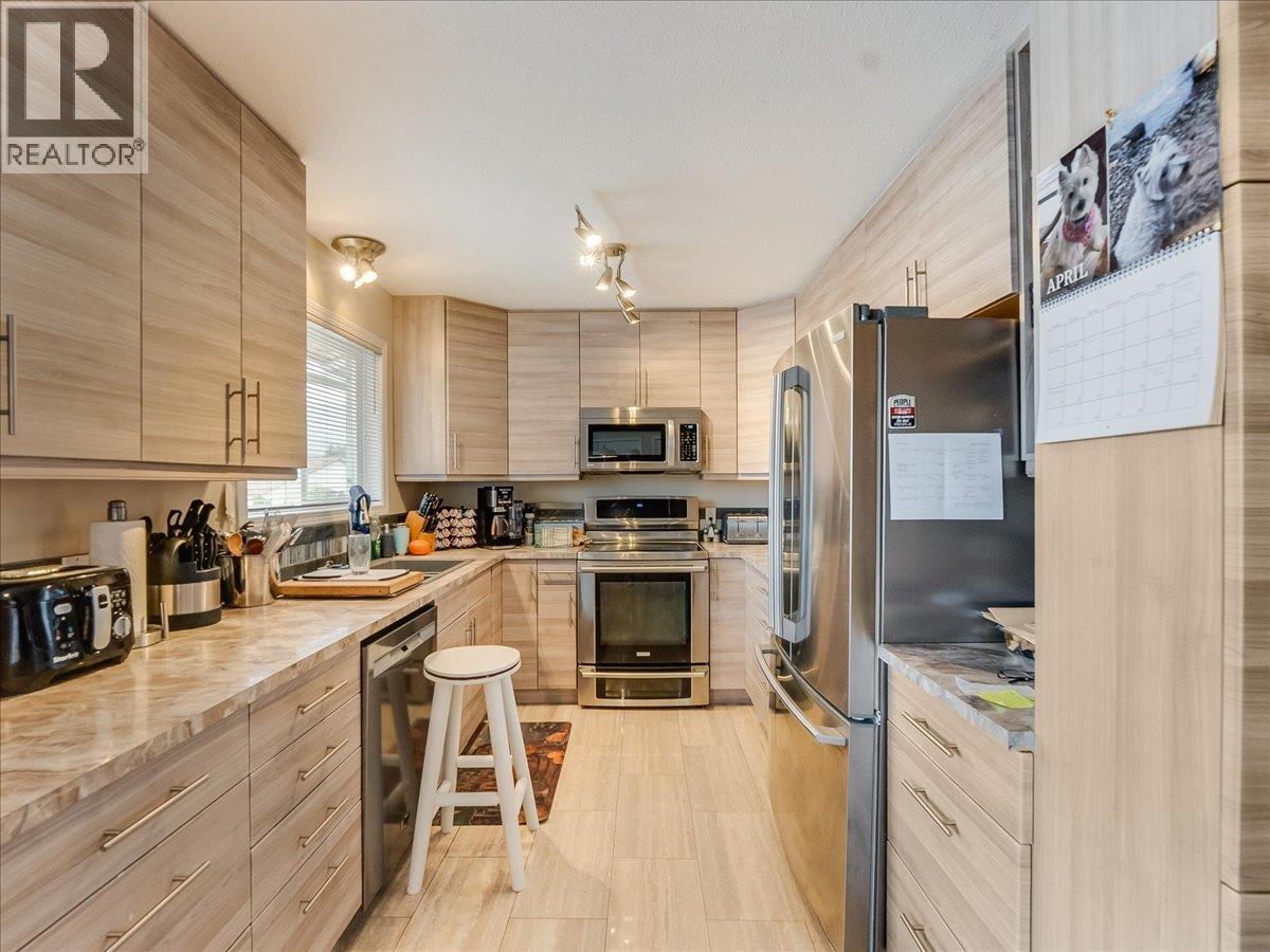 #38 2210 COLUMBIA Avenue - 13