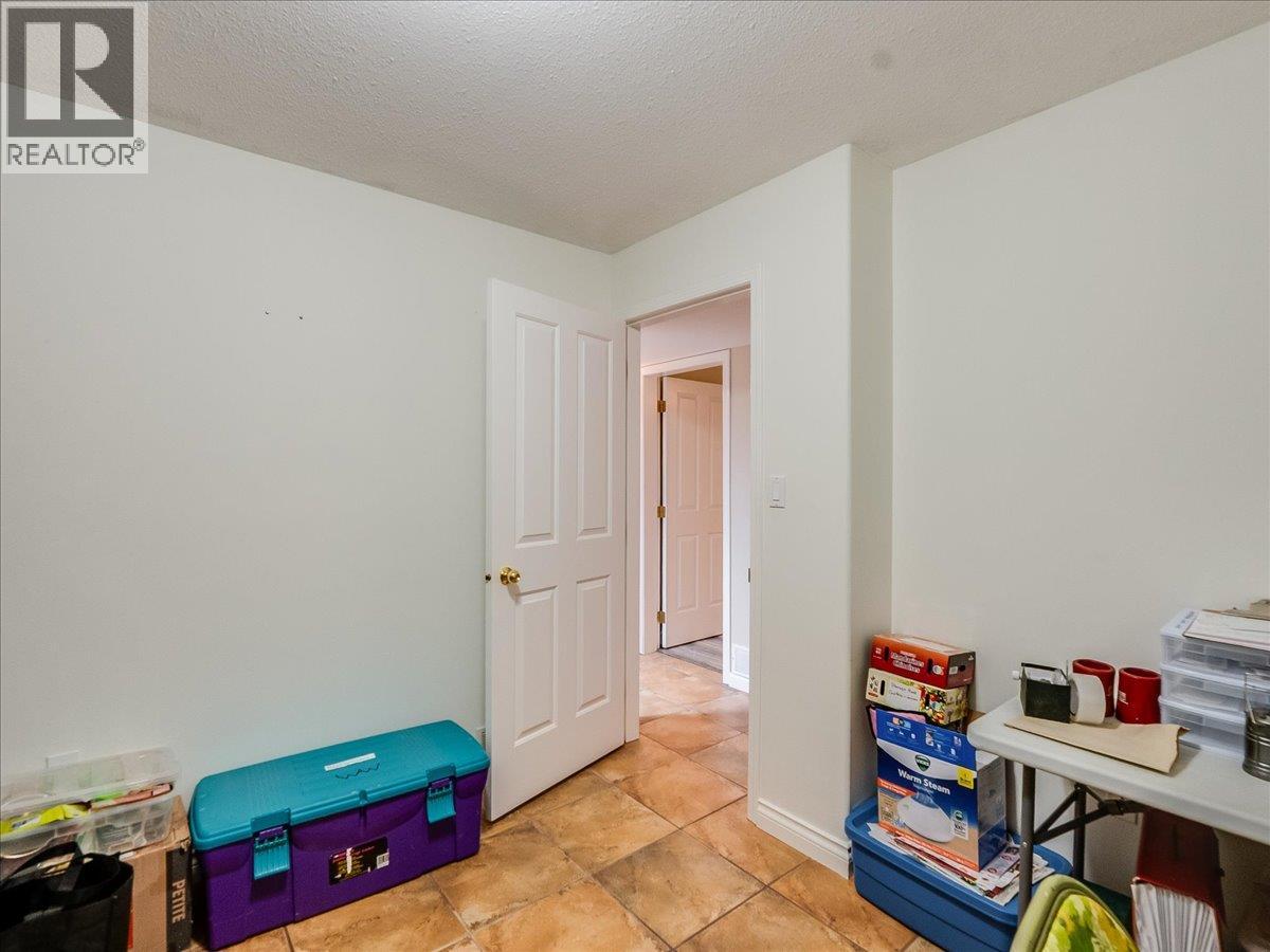 #38 2210 COLUMBIA Avenue - 33