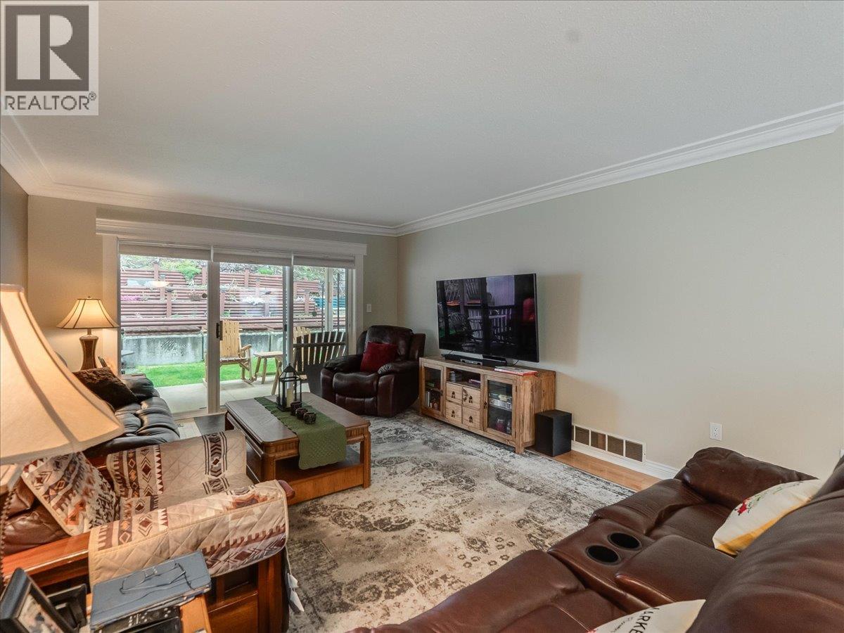 #38 2210 COLUMBIA AVENUE - 19