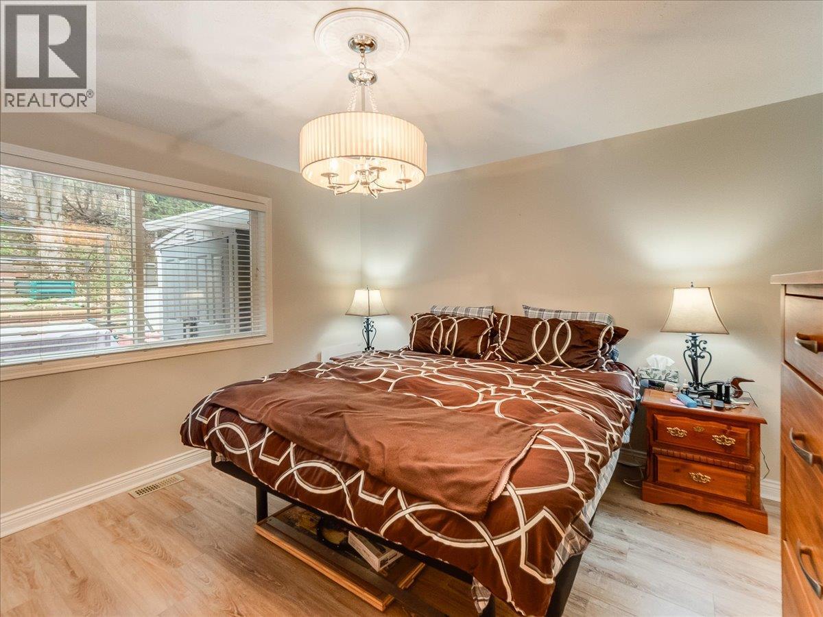 #38 2210 COLUMBIA Avenue - 27
