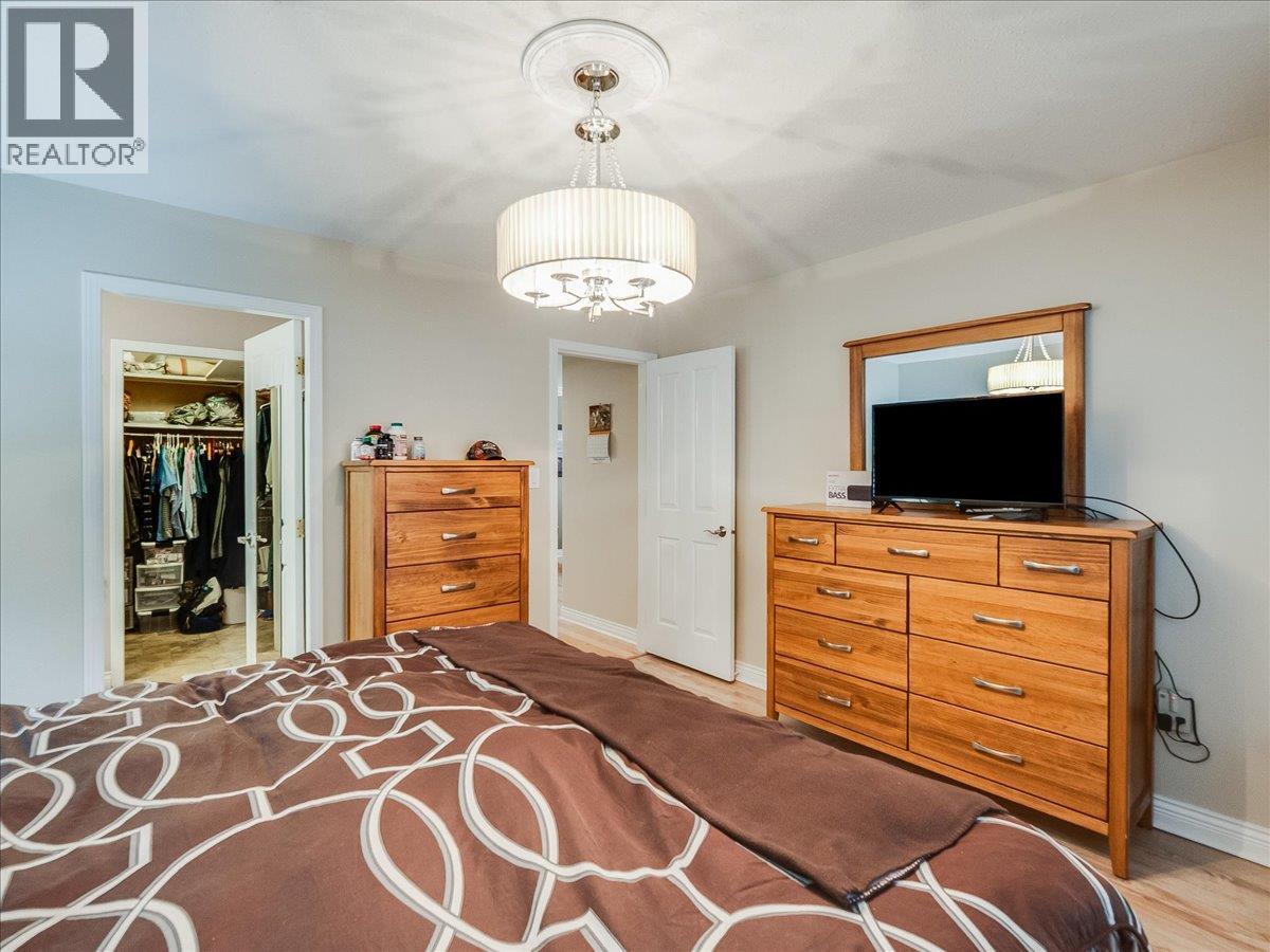 #38 2210 COLUMBIA Avenue - 24