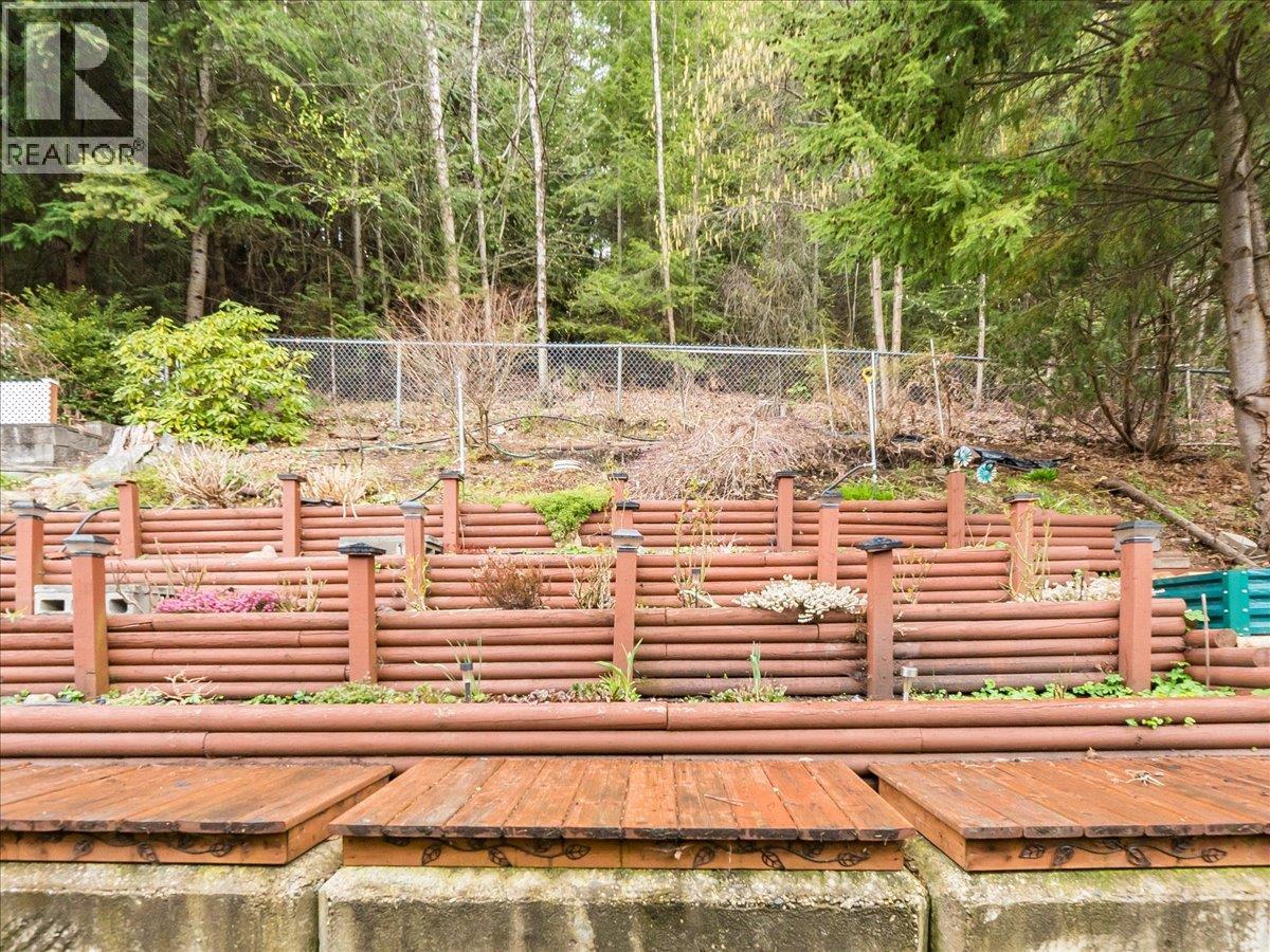 #38 2210 COLUMBIA AVENUE - 40