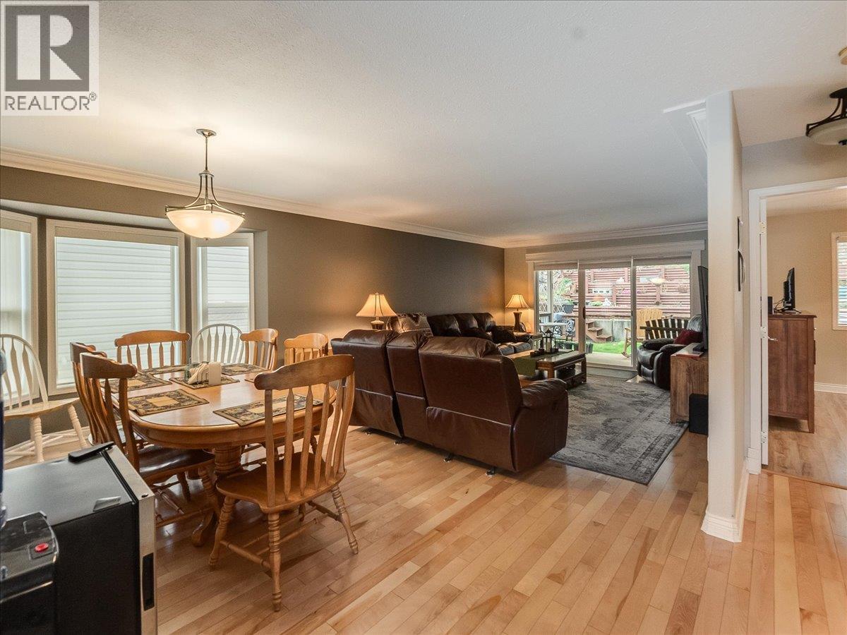 #38 2210 COLUMBIA AVENUE - 14