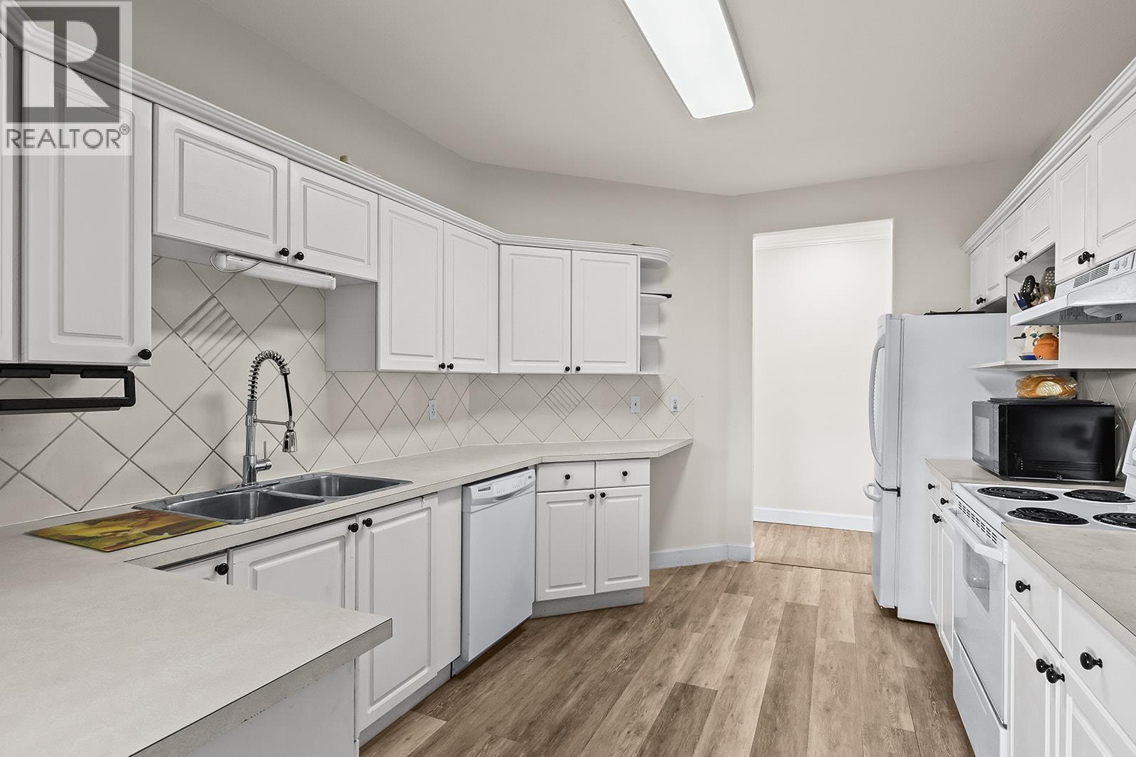 203 1940 Richter Street, Kelowna