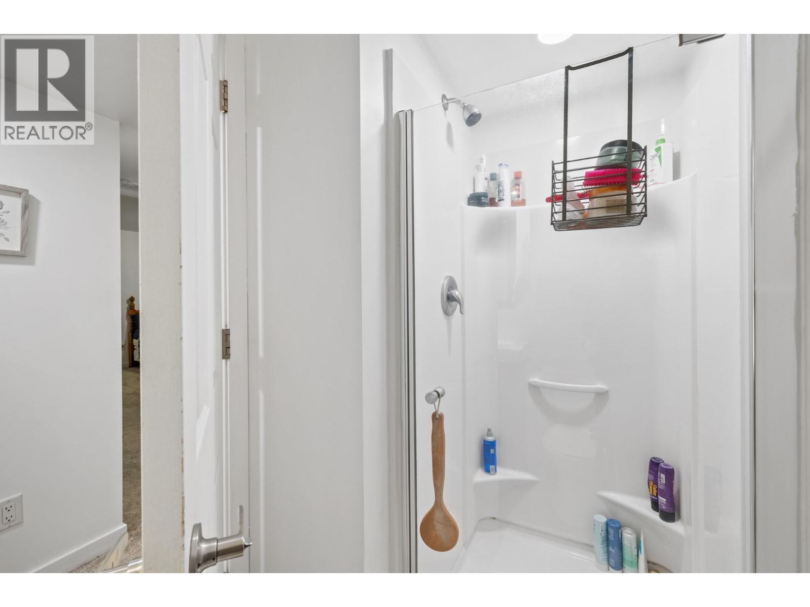 870 Dougall Road S - 18