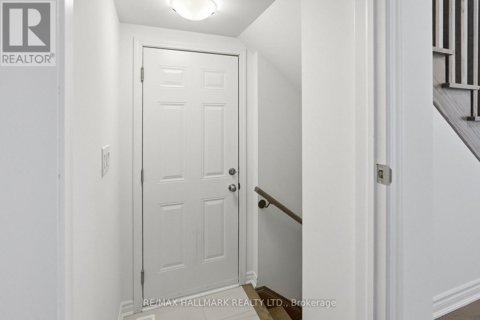 602 NEWLOVE STREET - 39
