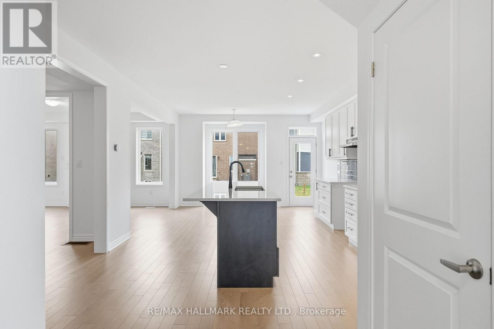 602 NEWLOVE STREET - 8