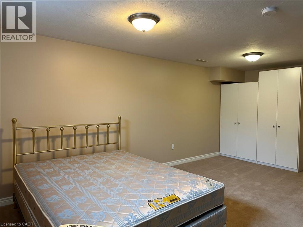 154 FOREST Street E - 26