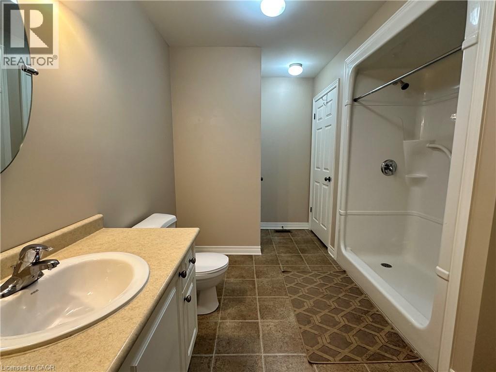 154 FOREST Street E - 22