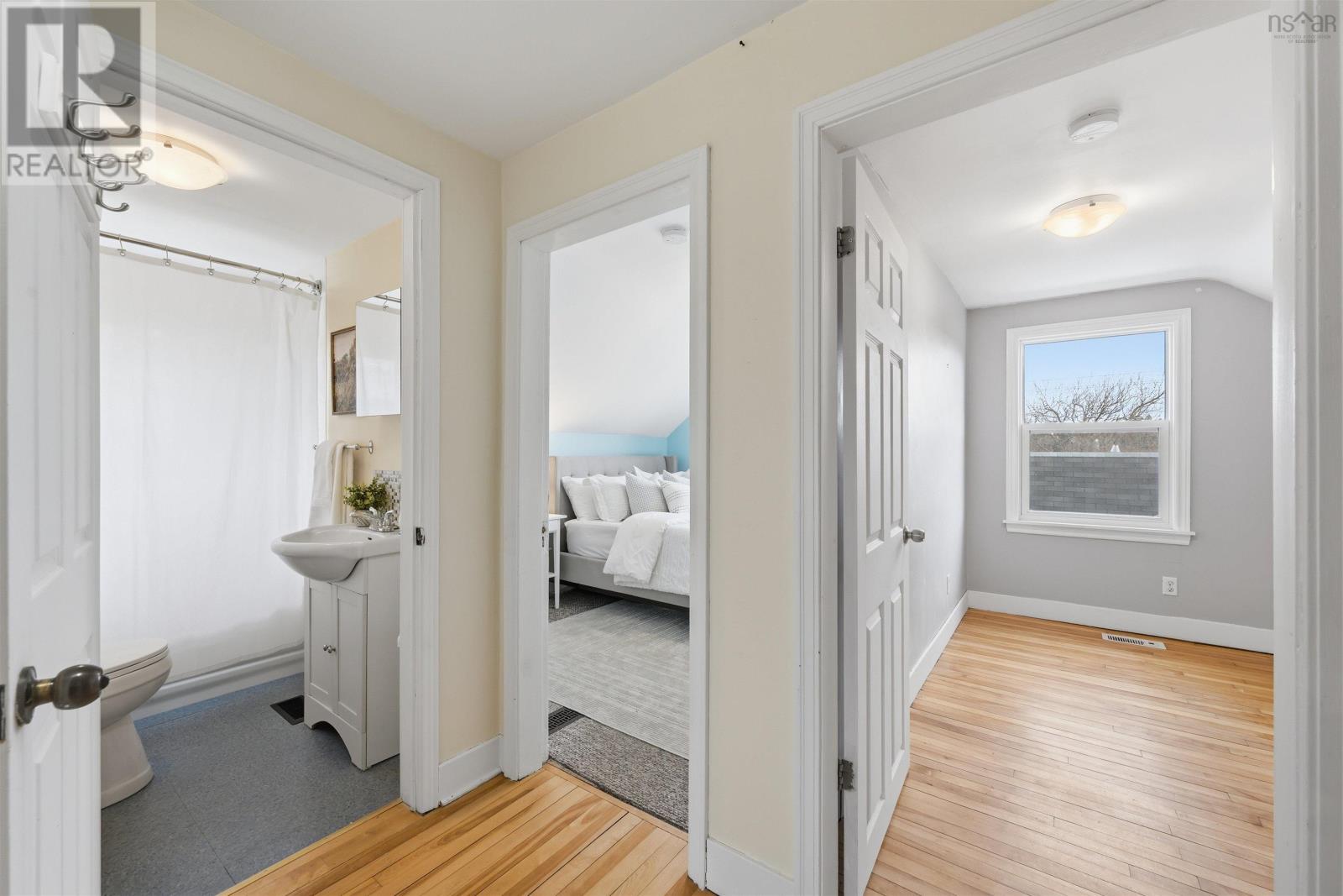 Property 22 of 44 of 6 Parkdale Avenue