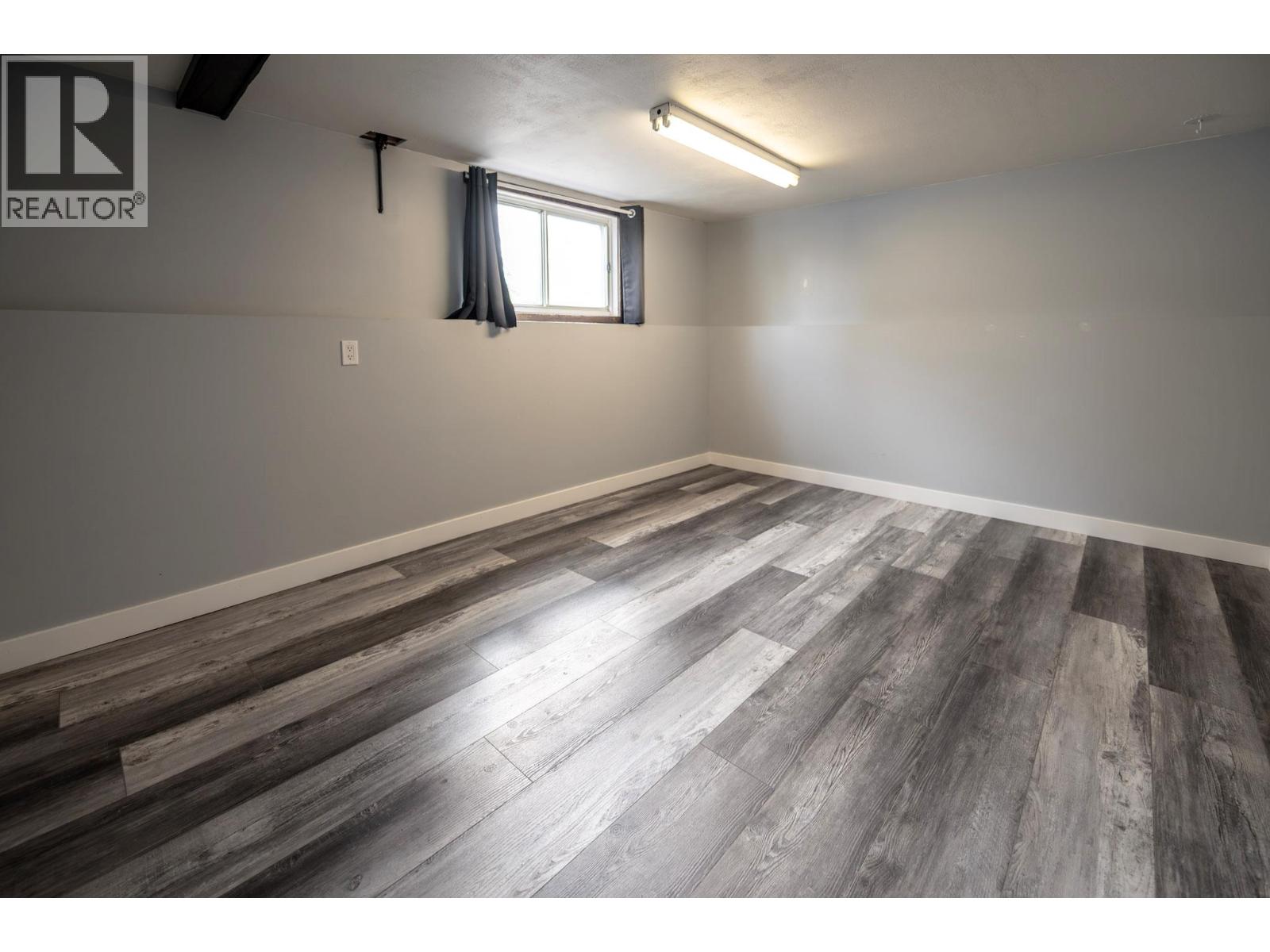 4771 BAILLIE GROHMAN Avenue, Canal Flats