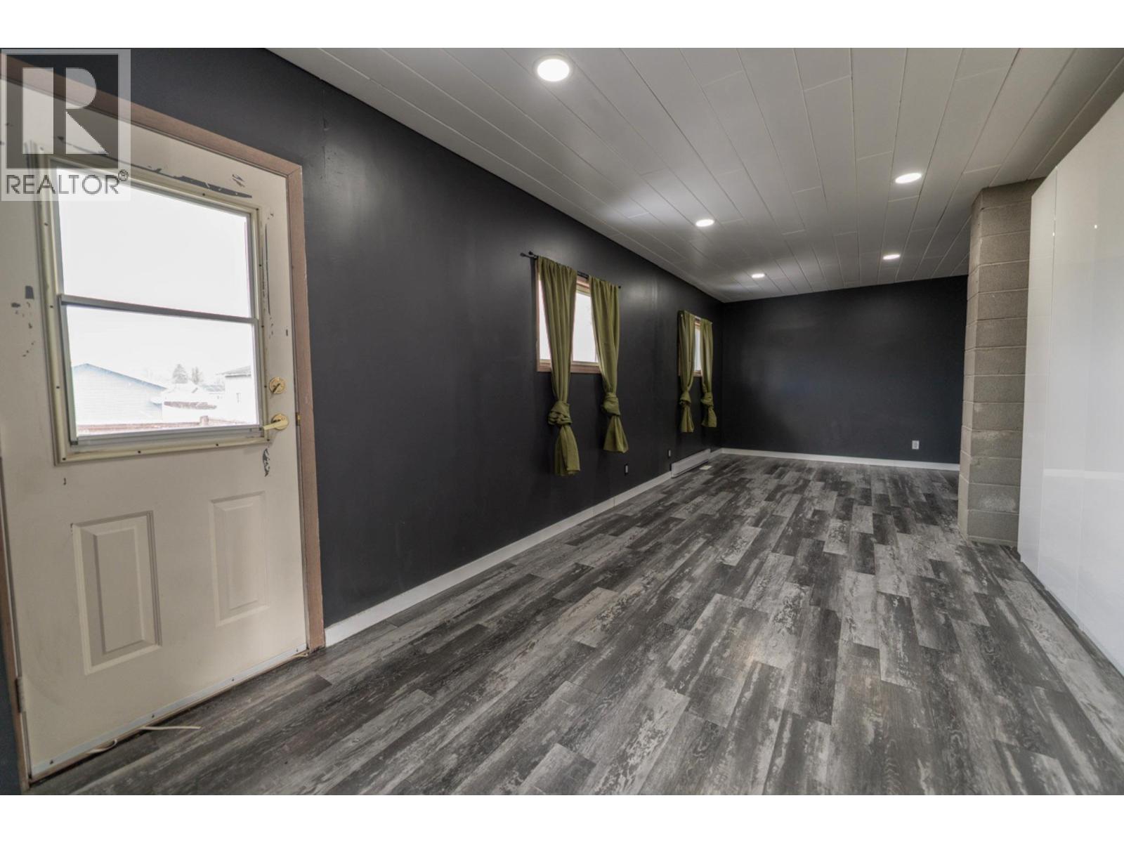 4771 BAILLIE GROHMAN Avenue, Canal Flats