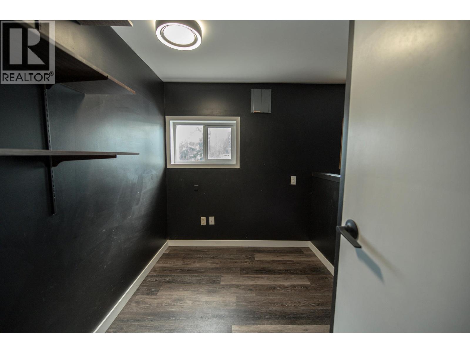 4771 BAILLIE GROHMAN Avenue, Canal Flats