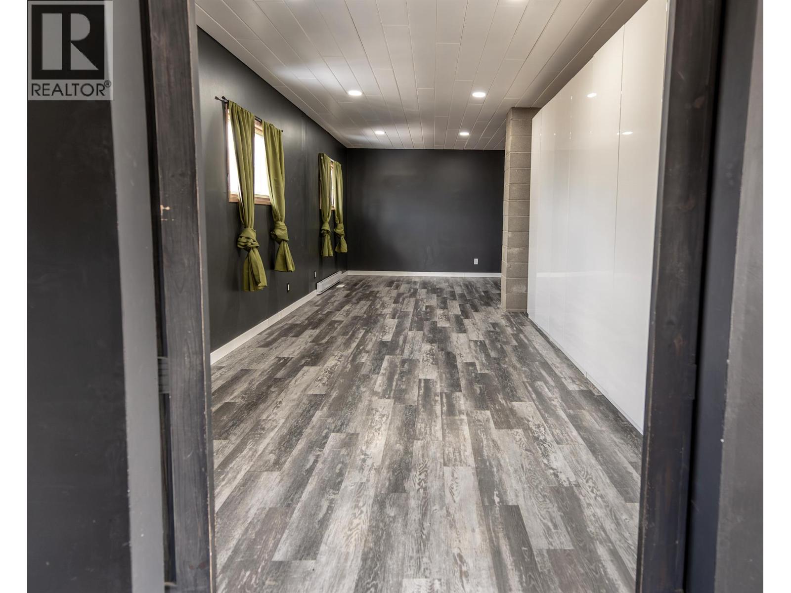 4771 BAILLIE GROHMAN Avenue, Canal Flats