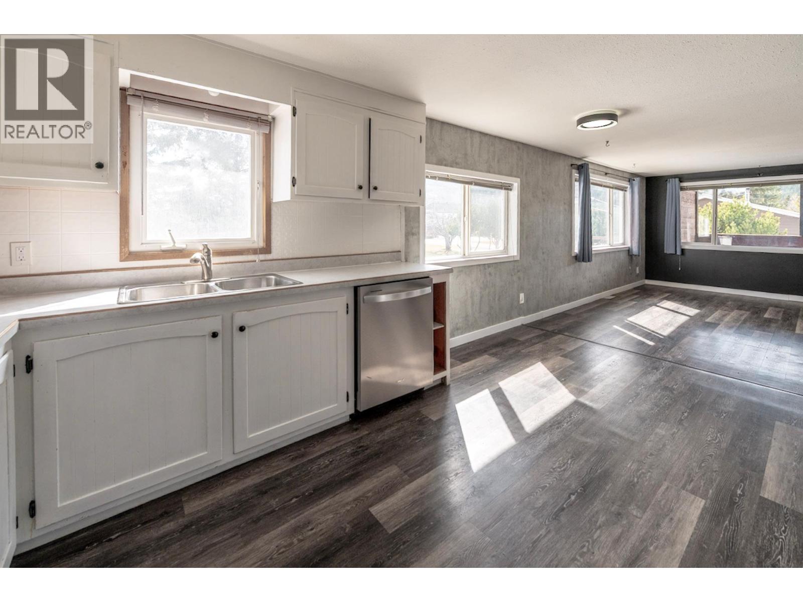 4771 BAILLIE GROHMAN Avenue, Canal Flats