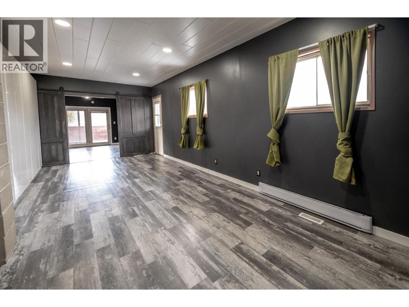 4771 BAILLIE GROHMAN Avenue, Canal Flats