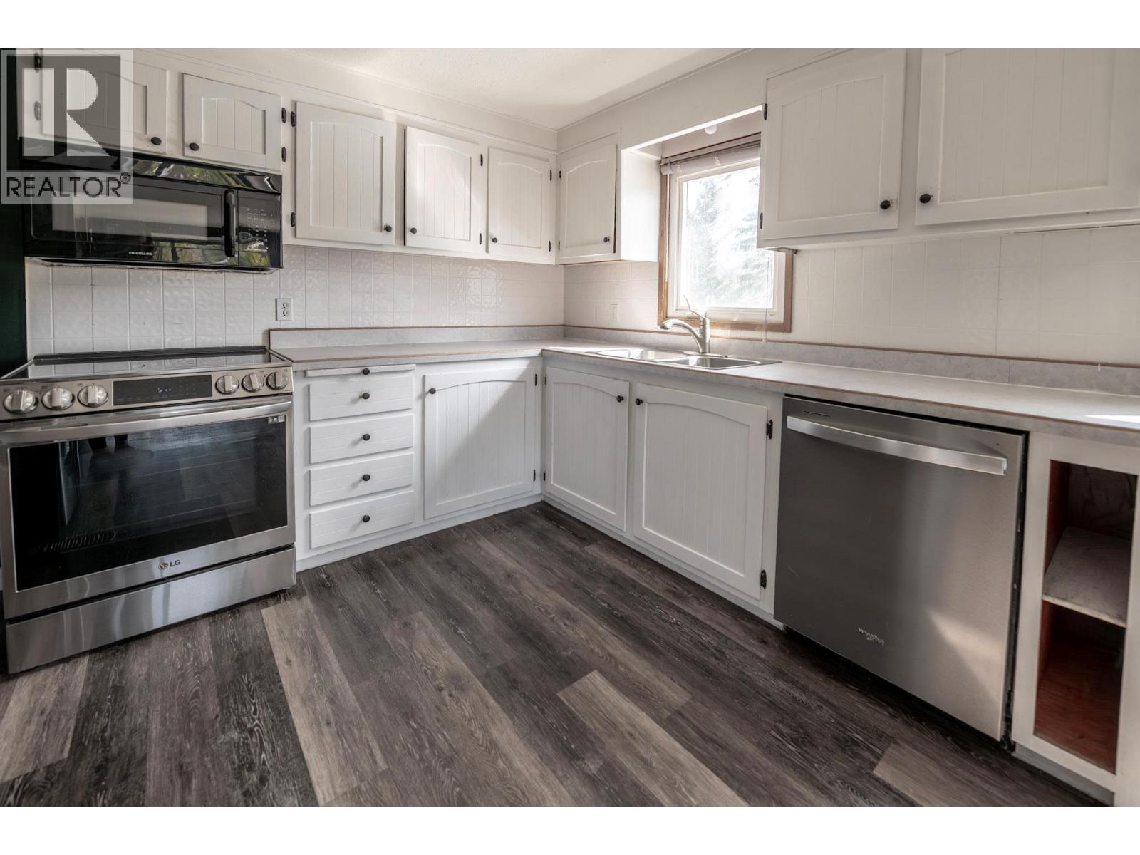 4771 BAILLIE GROHMAN Avenue, Canal Flats