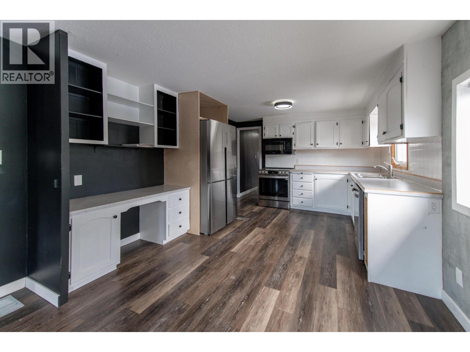 4771 BAILLIE GROHMAN Avenue, Canal Flats