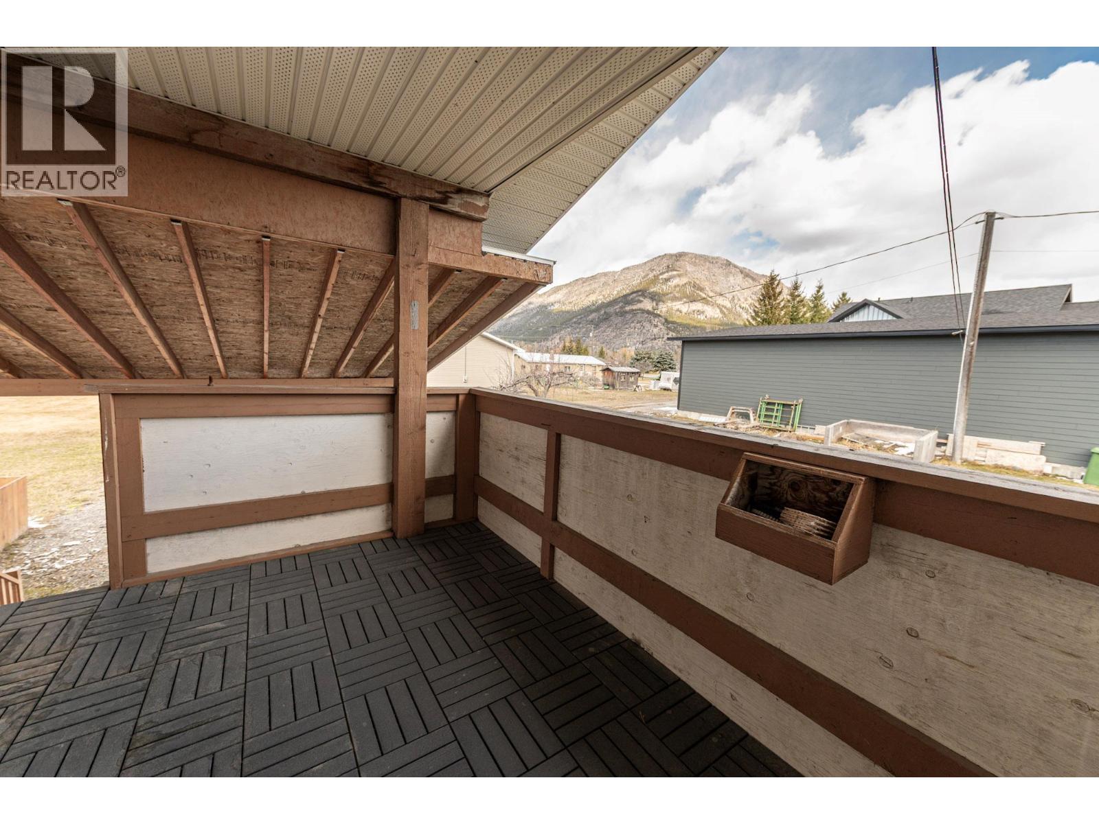 4771 BAILLIE GROHMAN Avenue, Canal Flats