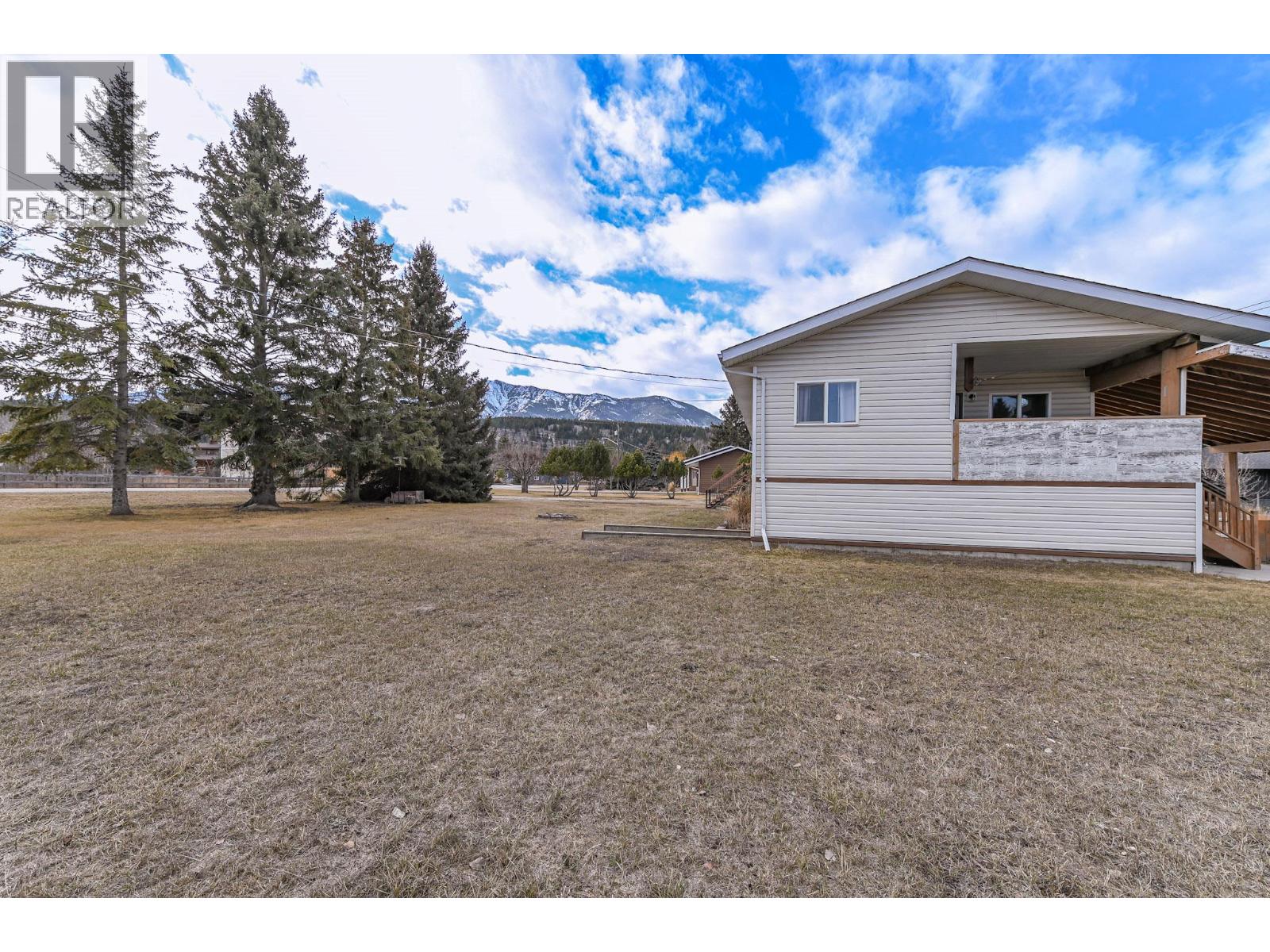 4771 BAILLIE GROHMAN Avenue, Canal Flats