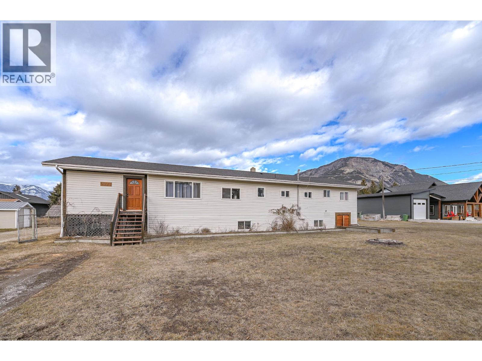 4771 BAILLIE GROHMAN Avenue, Canal Flats