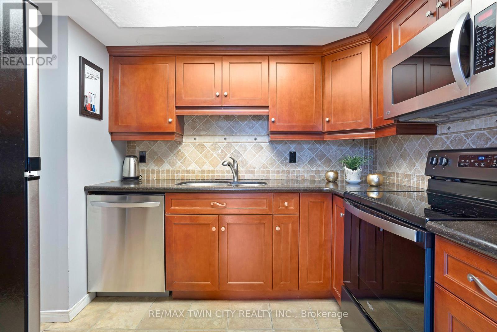 #505 3267 KING STREET - 12