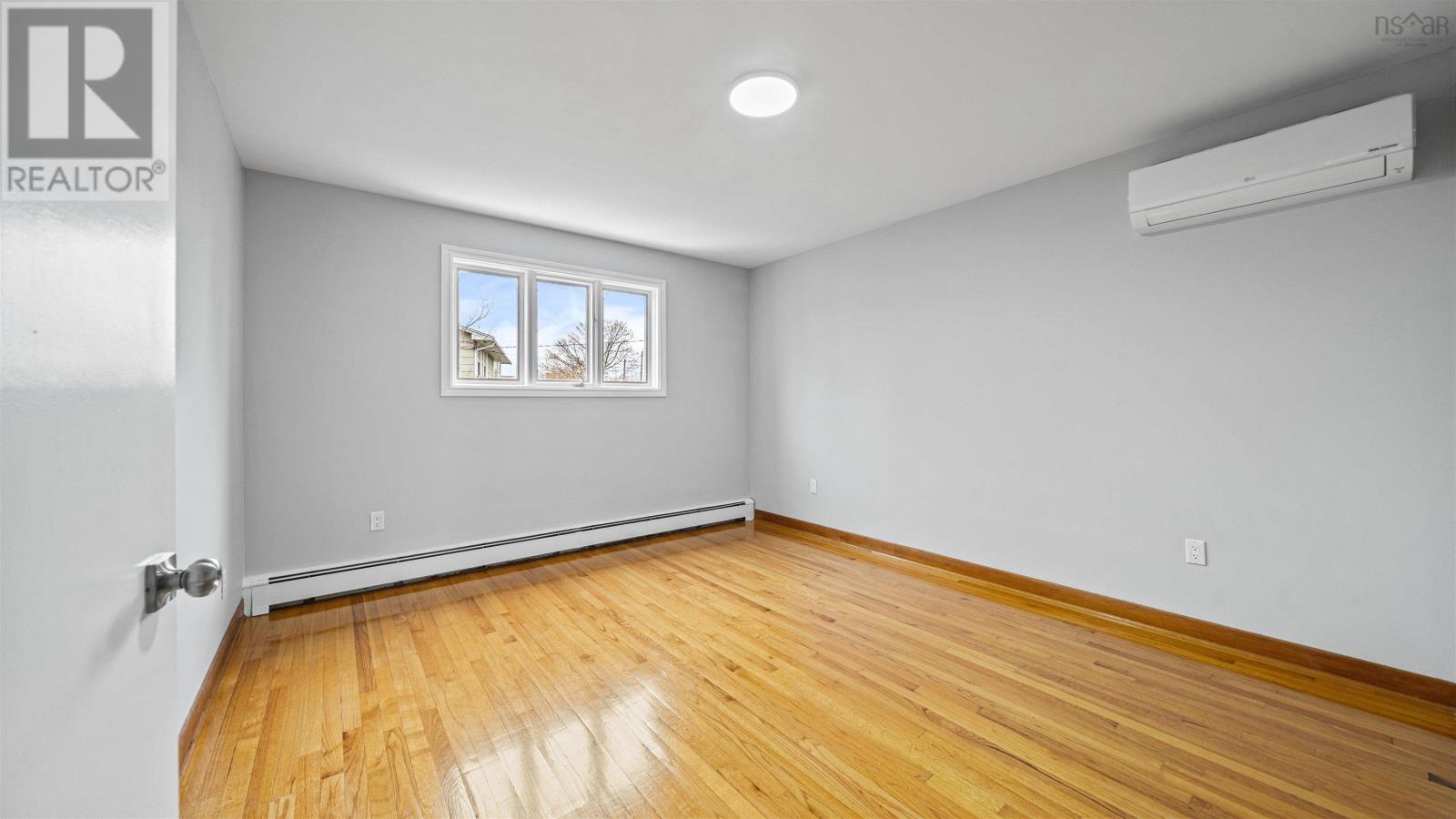 Property 19 of 49 of 1 Kingfisher Crescent