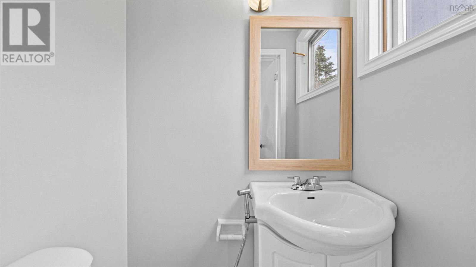 Property 32 of 49 of 1 Kingfisher Crescent