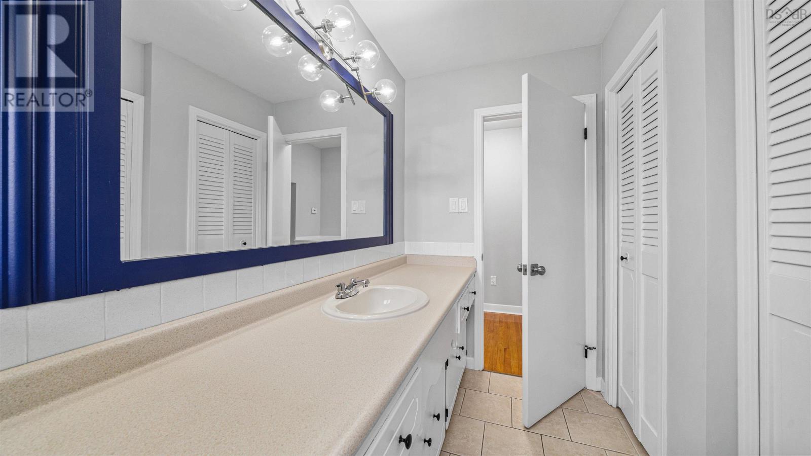 Property 27 of 49 of 1 Kingfisher Crescent