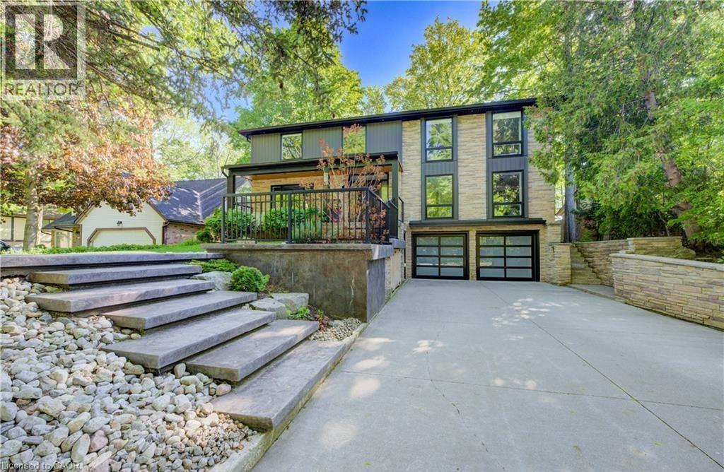 239 CORRIE Crescent, Waterloo, Ontario N2L5W3 - Photo 2