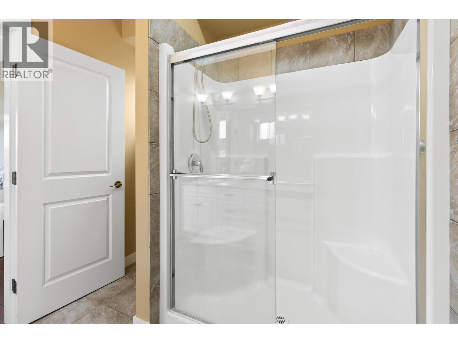  2288 Pine Vista Place, West Kelowna