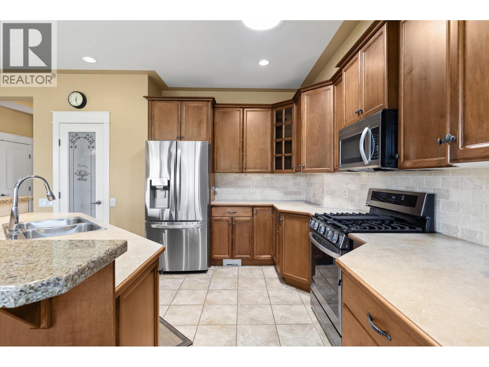  2288 Pine Vista Place, West Kelowna