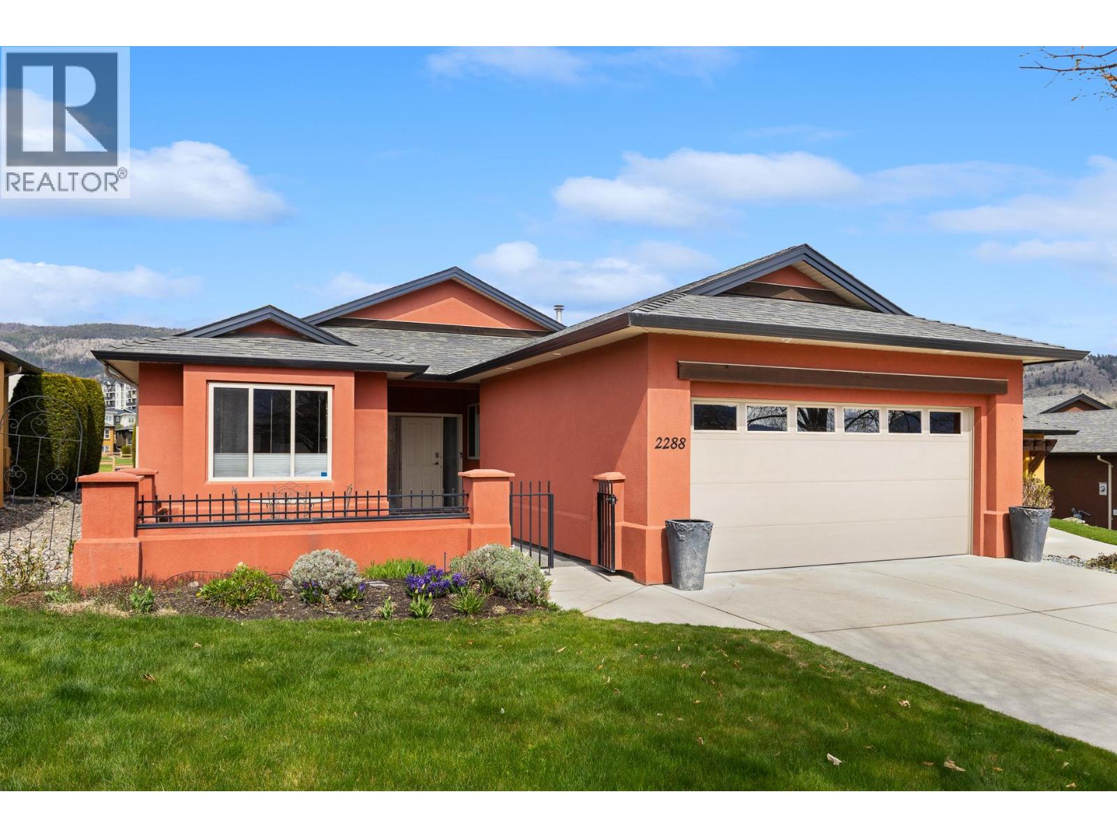  2288 Pine Vista Place, West Kelowna