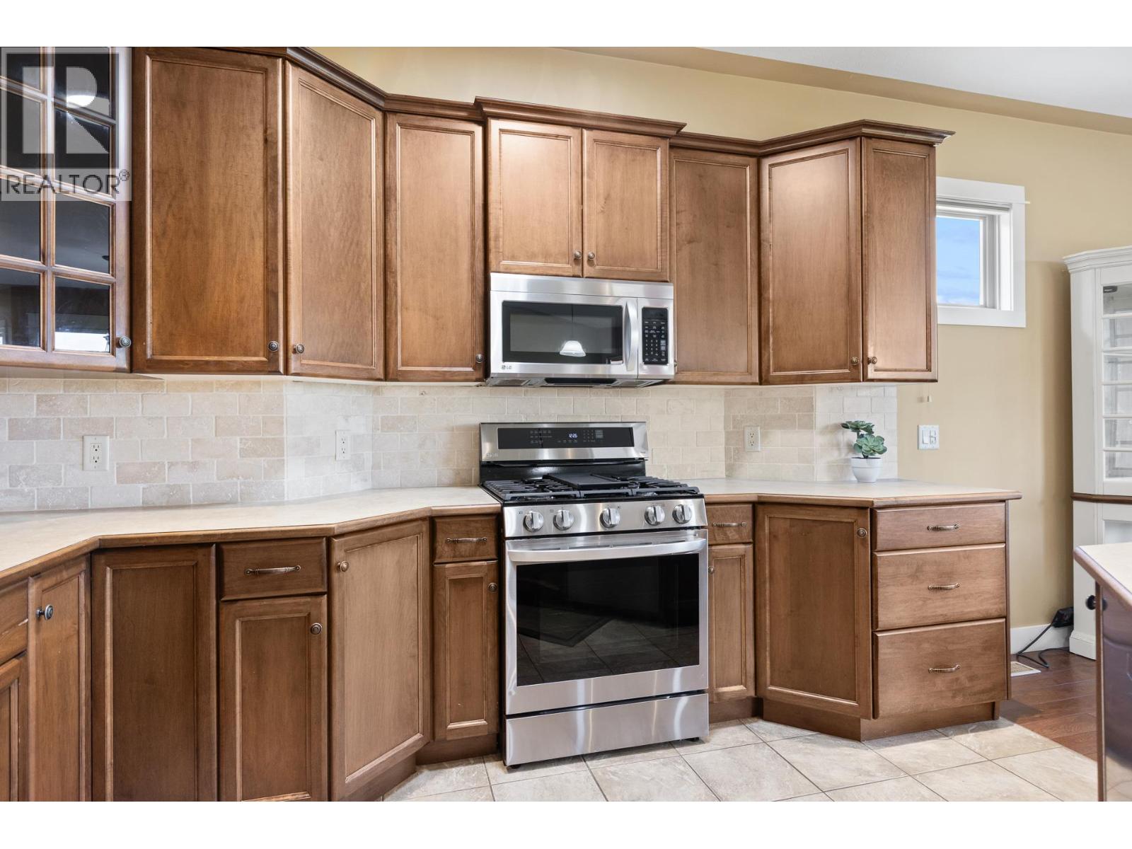  2288 Pine Vista Place, West Kelowna