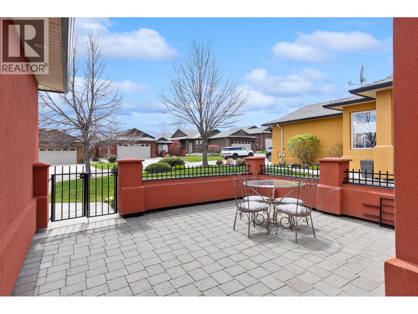  2288 Pine Vista Place, West Kelowna