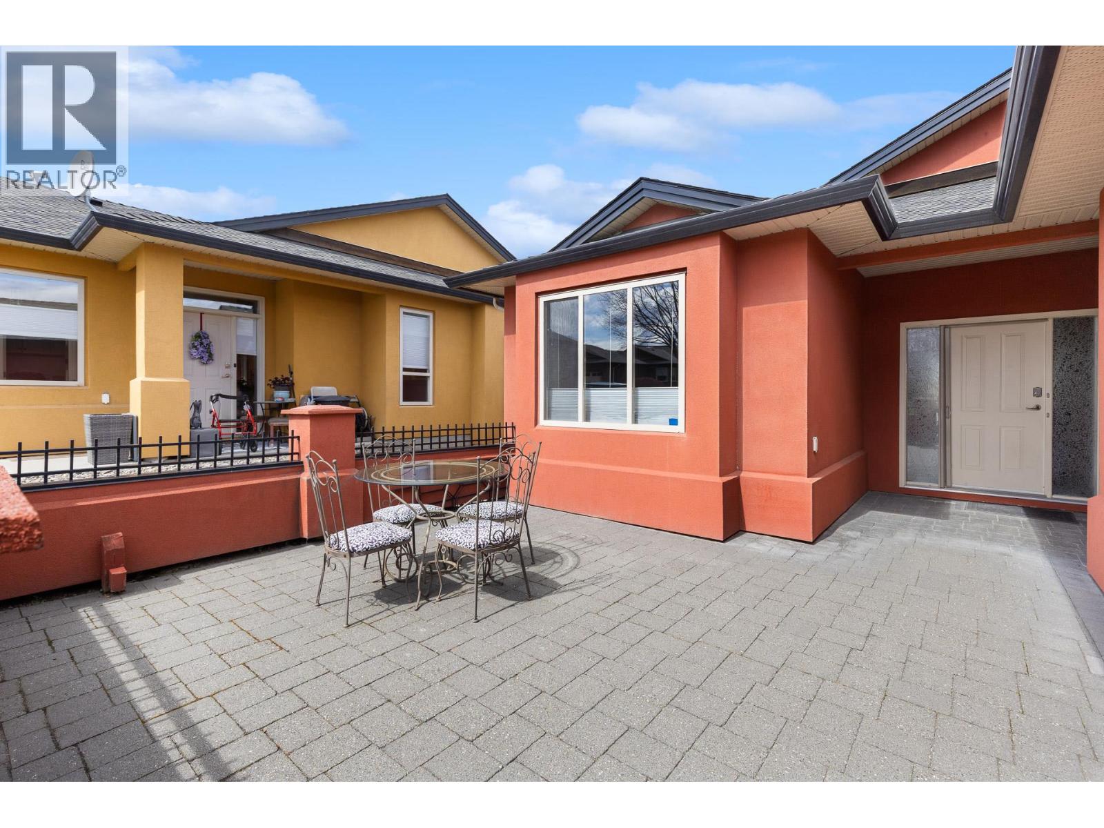  2288 Pine Vista Place, West Kelowna