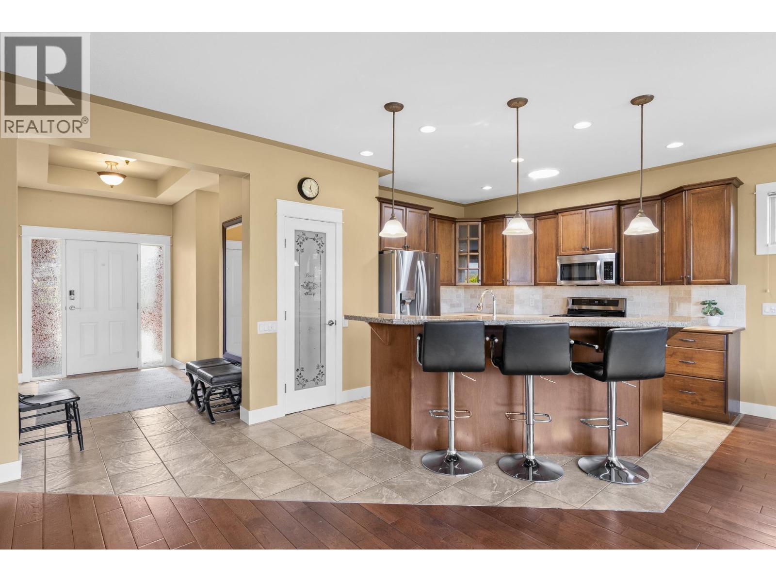  2288 Pine Vista Place, West Kelowna