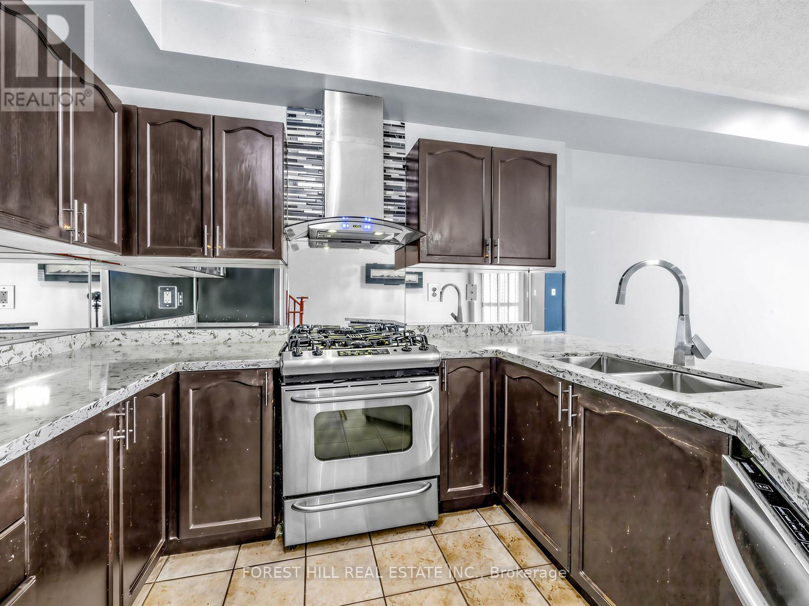 40 CROKER DRIVE S - 6