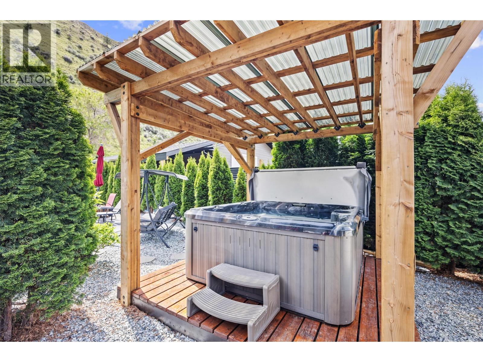 2015 VALLEYVIEW DRIVE - 18