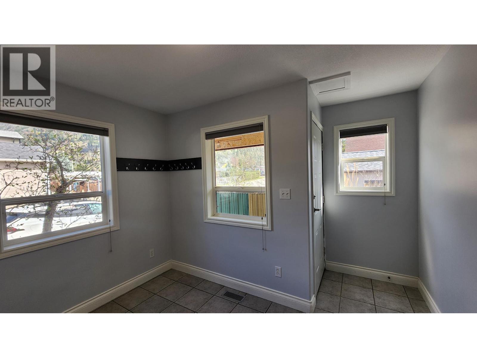 501 5TH Avenue - 27