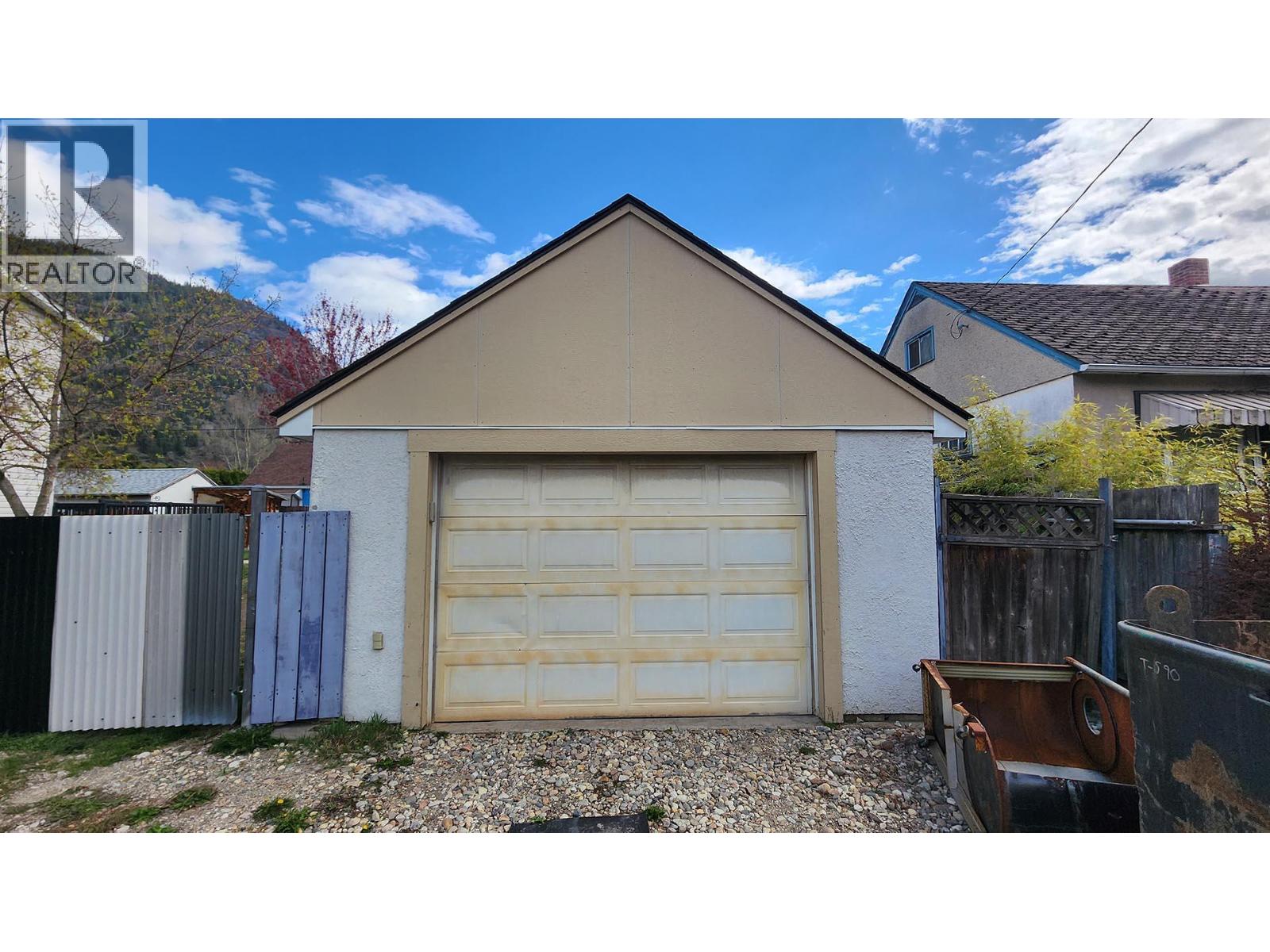 501 5TH Avenue - 66
